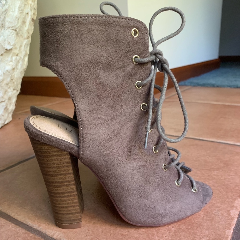 ❌SOLD Lace Up Bootie - Picture 4 of 4